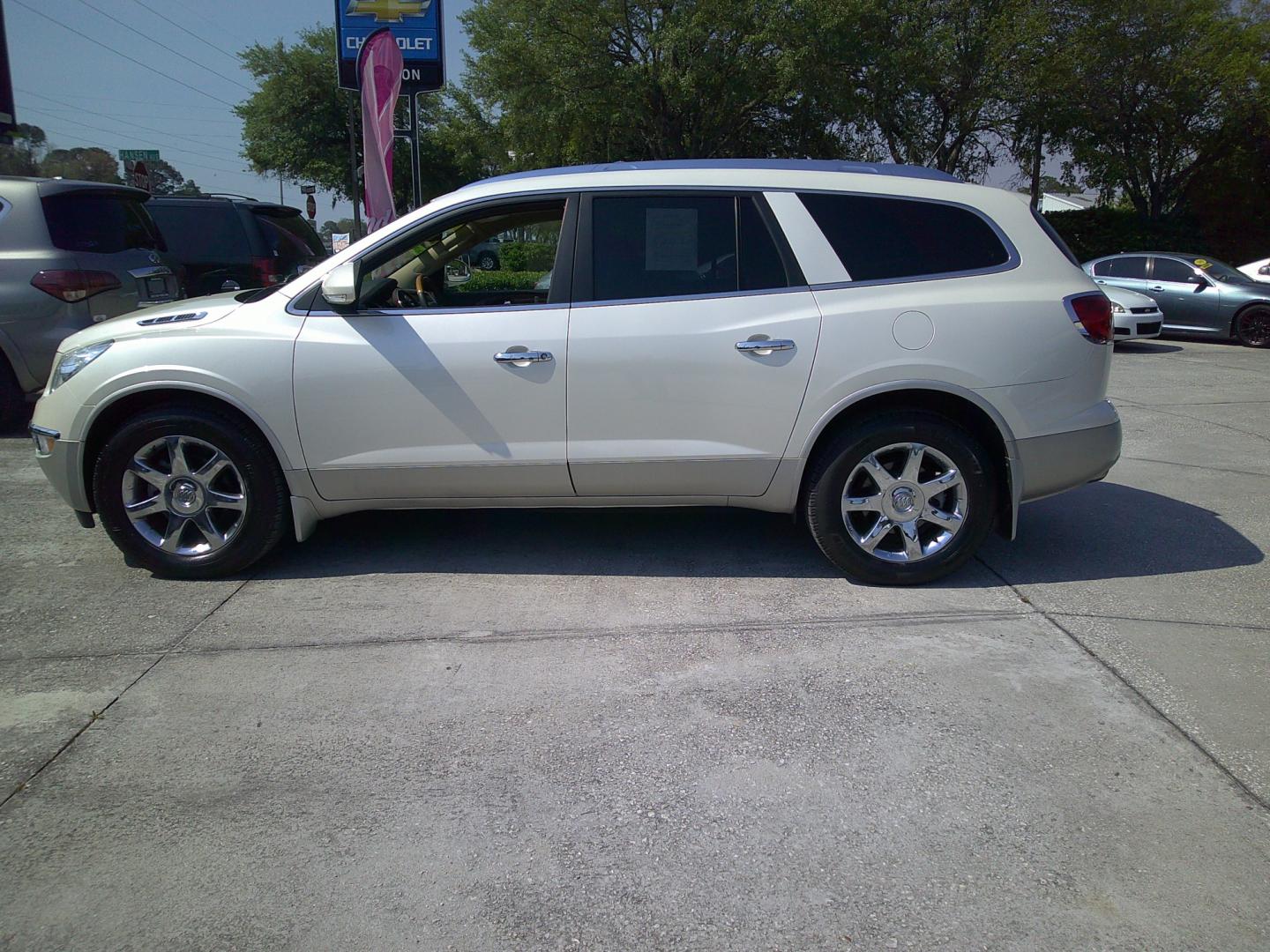 2010 WHITE BUICK ENCLAVE 2CXL (5GALVCED1AJ) , located at 390 Hansen Avenue, Orange Park, FL, 32065, (904) 276-7933, 30.130497, -81.787529 - Photo#4